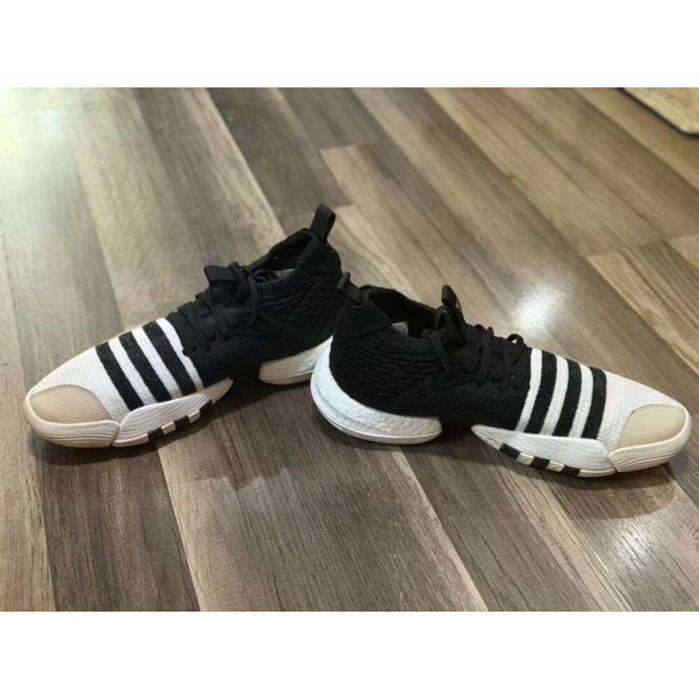Adidas Trae Young 2 Basketball Shoes Mens 9.5 Black White Lightstrike Boost Box